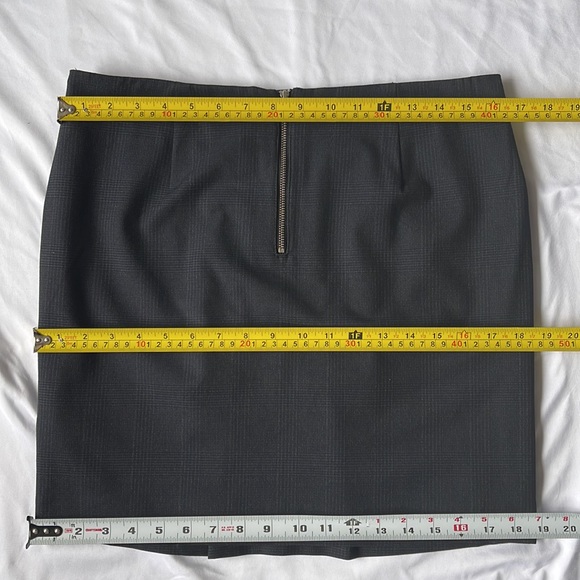 Esprit Tulip-Shaped Skirt With Front Pleats Thin Stripes Navy Blue Grey Size 8 - Picture 7 of 15